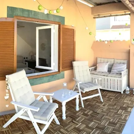Spacious And Bright Fantastic Duplex In Apartment *