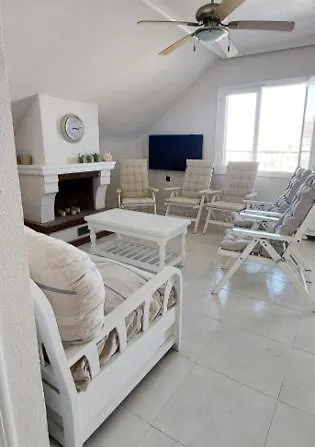 Spacious And Bright Fantastic Duplex In