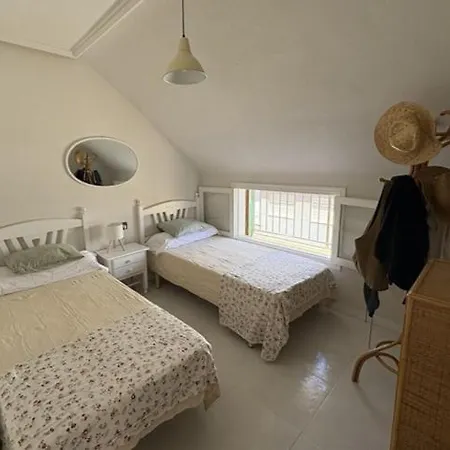 Spacious And Bright Fantastic Duplex In